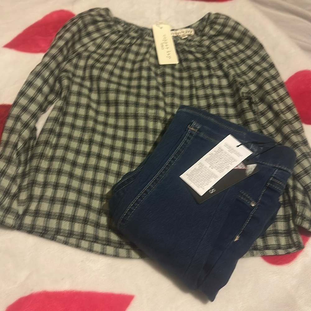 NWT bundle girls Guess Jegging  size 8 and copper key top size small